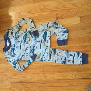 Like new Hanna Andersson PJ set size 5